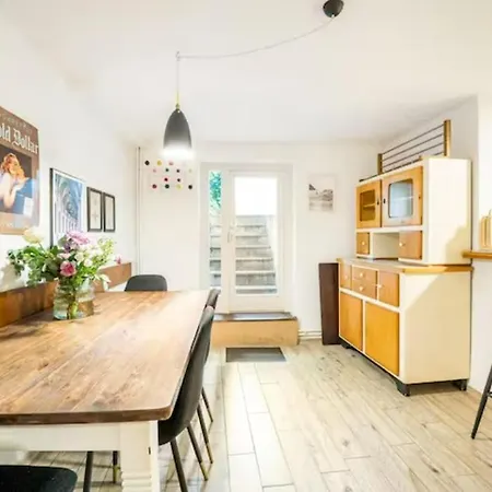 Gemuetliche 3-Zkb Wc Souterrainwohnung In Bestlage