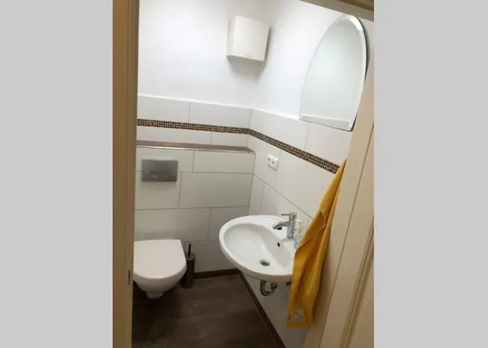 Gemuetliche 3-zkb Wc Souterrainwohnung In Bestlage