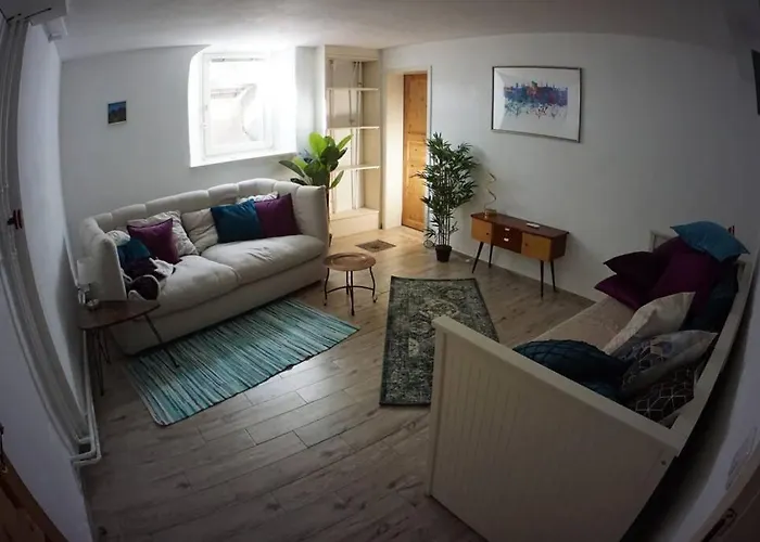 Gemuetliche 3-zkb Wc Souterrainwohnung In Bestlage Hamburg-Harburg
