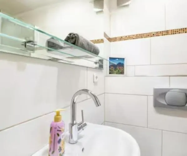 Gemuetliche 3-zkb Wc Souterrainwohnung In Bestlage Appartement *