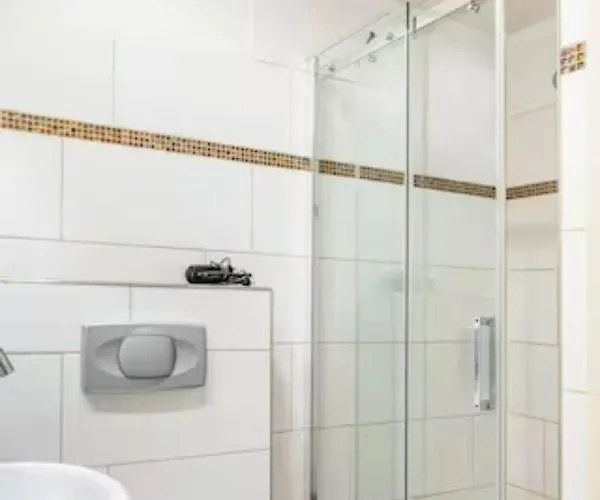 Appartement Gemuetliche 3-zkb Wc Souterrainwohnung In Bestlage Hamburg-Harburg