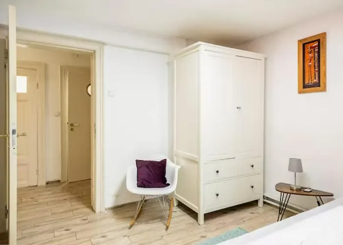 Gemuetliche 3-zkb Wc Souterrainwohnung In Bestlage *