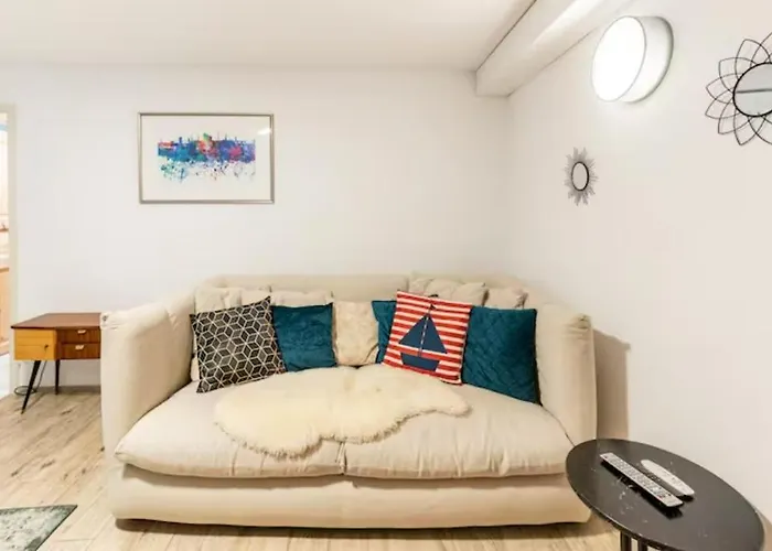 Gemuetliche 3-zkb Wc Souterrainwohnung In Bestlage Appartement